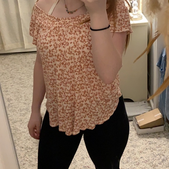 off the shoulder flowy shirt w flowers design - Picture 1 of 2